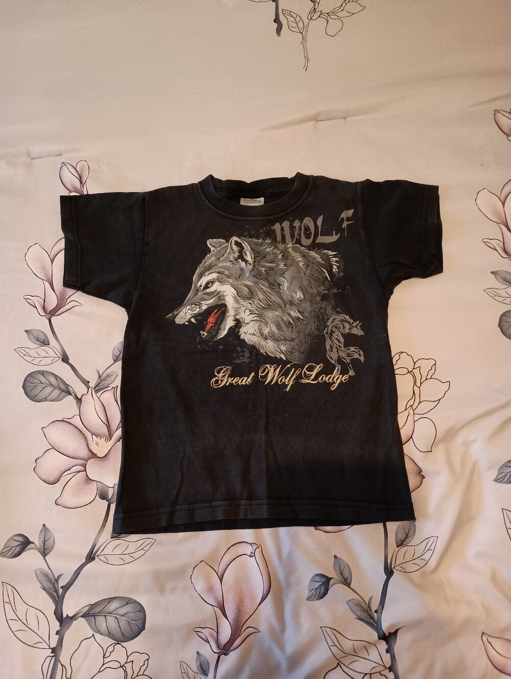 3/$10 🌟 Kids Black Great Wolf Lodge Graphic Wolf T‑Shirt 6-8